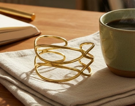 Indiriva Criss-Cross Cuff