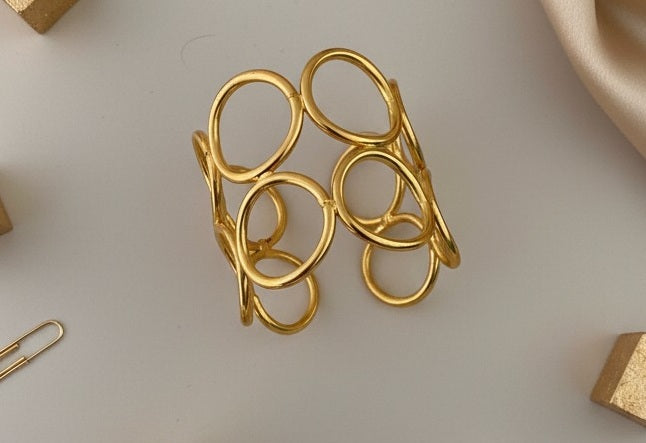Indiriva Golden Loop Cuff
