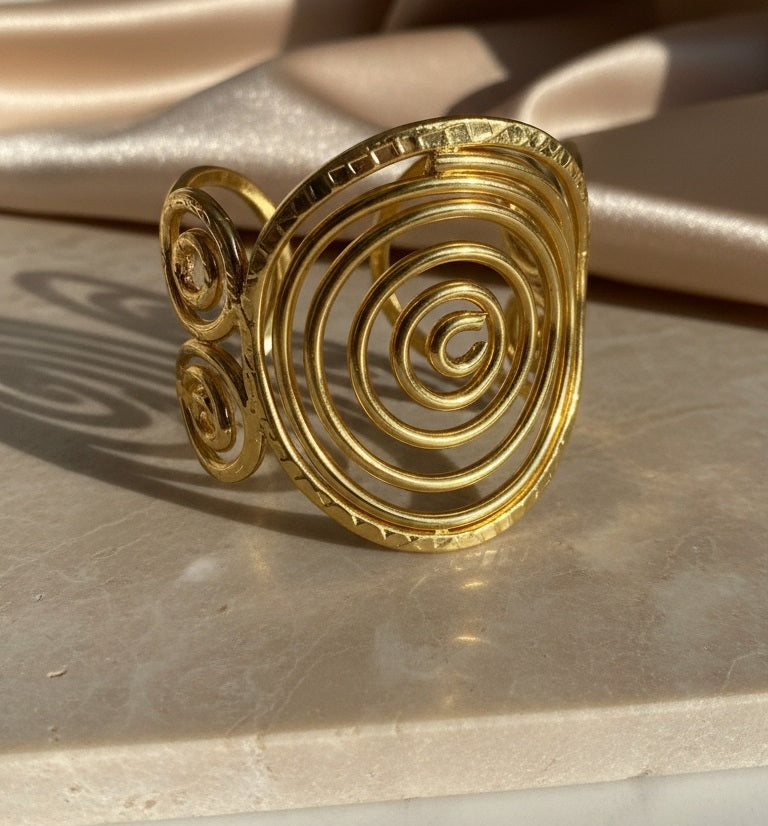 Indiriva Golden Spiral Cuff