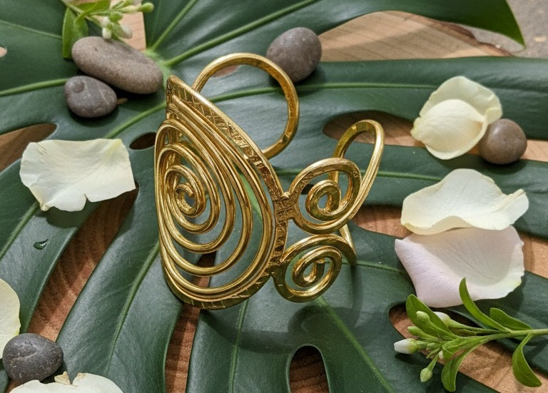 Indiriva Golden Spiral Cuff