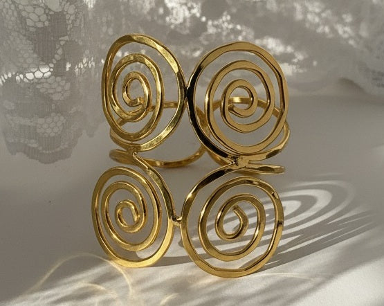 Indiriva Golden Swirl Cuff