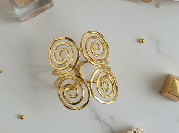 Indiriva Golden Swirl Cuff