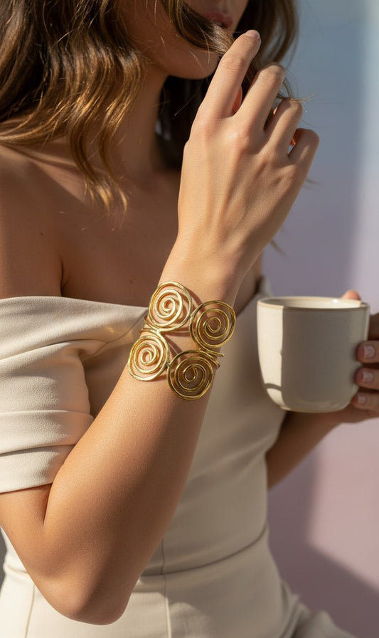 Indiriva Golden Swirl Cuff