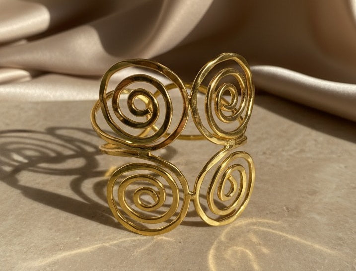 Indiriva Golden Swirl Cuff