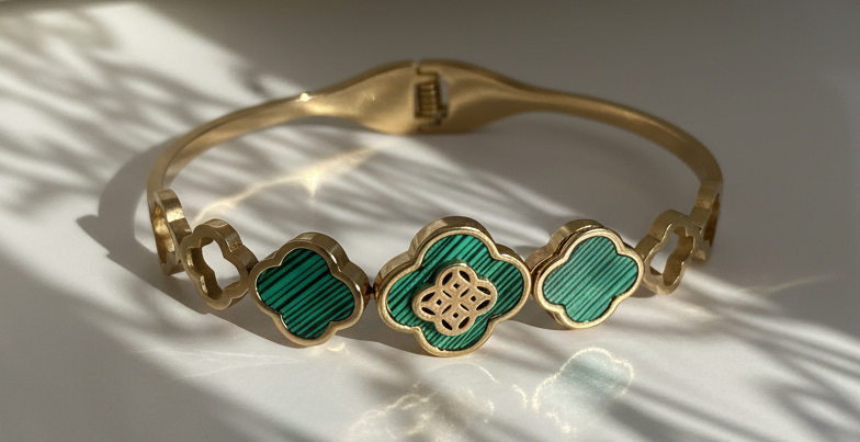Indiriva Opulent Clover Charm Bracelet