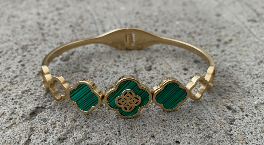 Indiriva Opulent Clover Charm Bracelet
