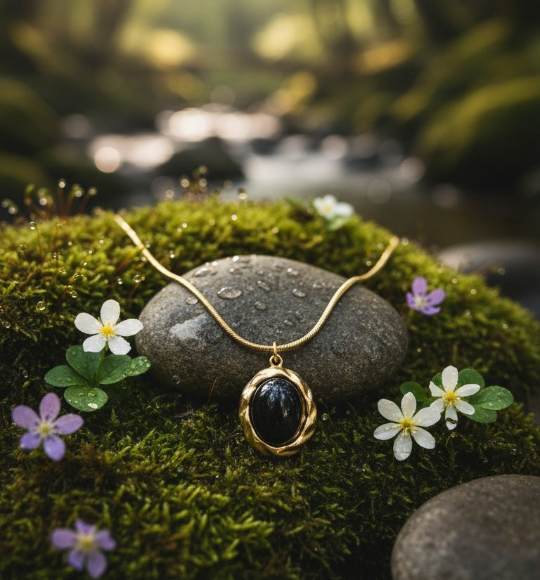 Indiriva Oval Charm Necklace