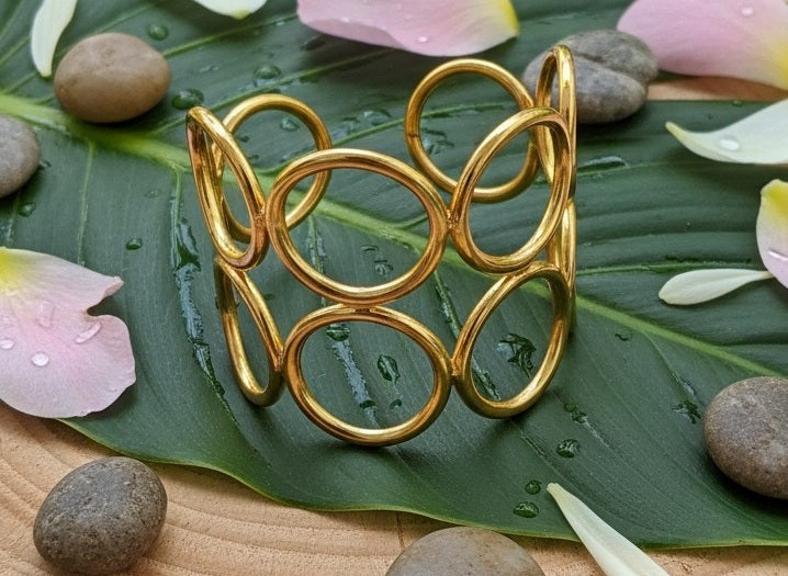 Indiriva Golden Loop Cuff