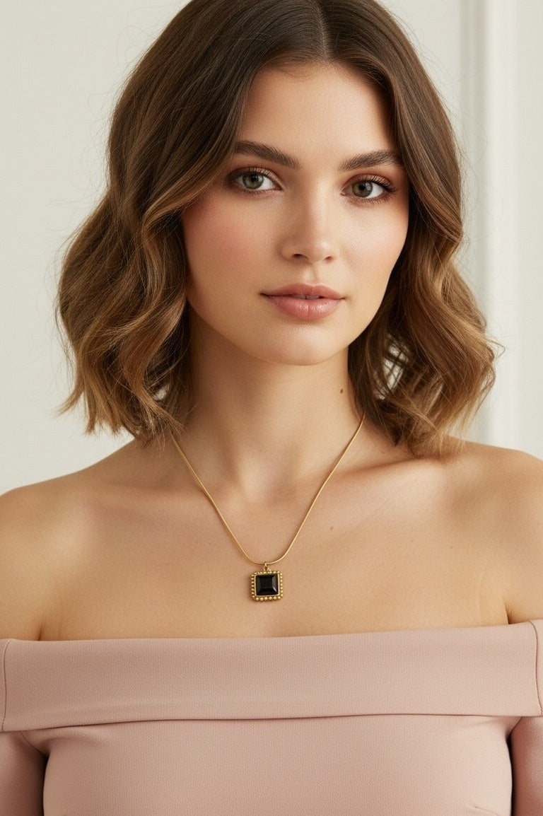 Indiriva Noir Charm Necklace| Black