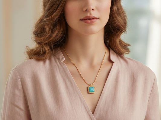 Indiriva Noir Charm Necklace| Blue