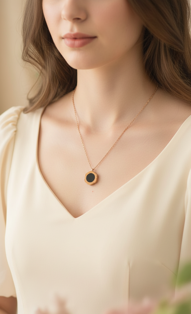 Indiriva Onyx Orbit Necklace