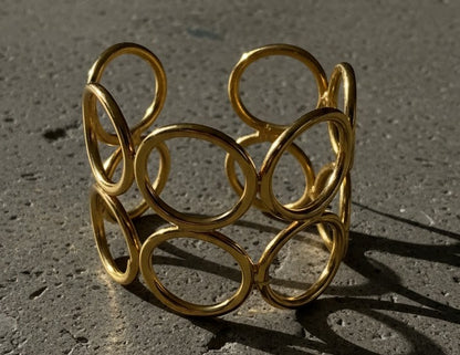 Indiriva Golden Loop Cuff