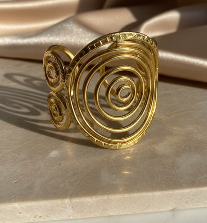 Indiriva Golden Spiral Cuff