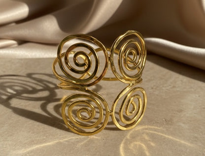 Indiriva Golden Swirl Cuff