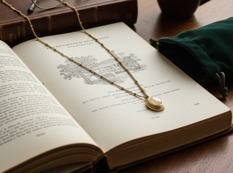 Indiriva Medallion Necklace