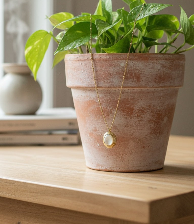 Indiriva Medallion Necklace