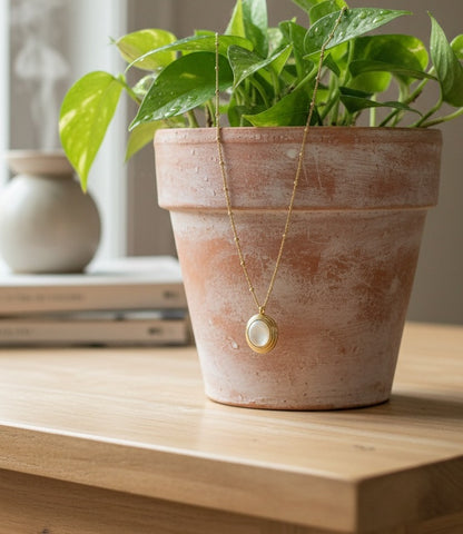 Indiriva Medallion Necklace