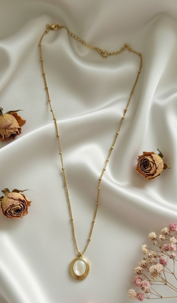Indiriva Medallion Necklace