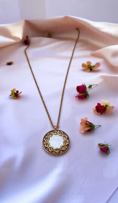 Indiriva Celestial Grace Pendant Necklace