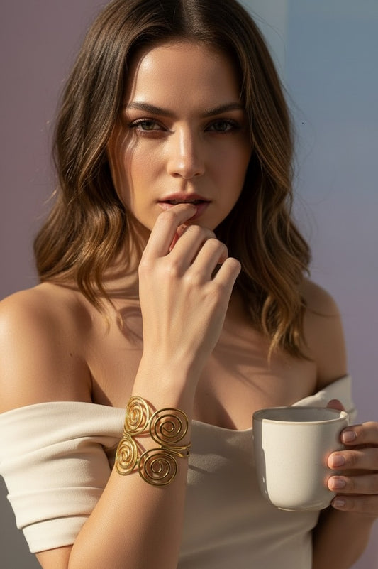 Indiriva Golden Swirl Cuff