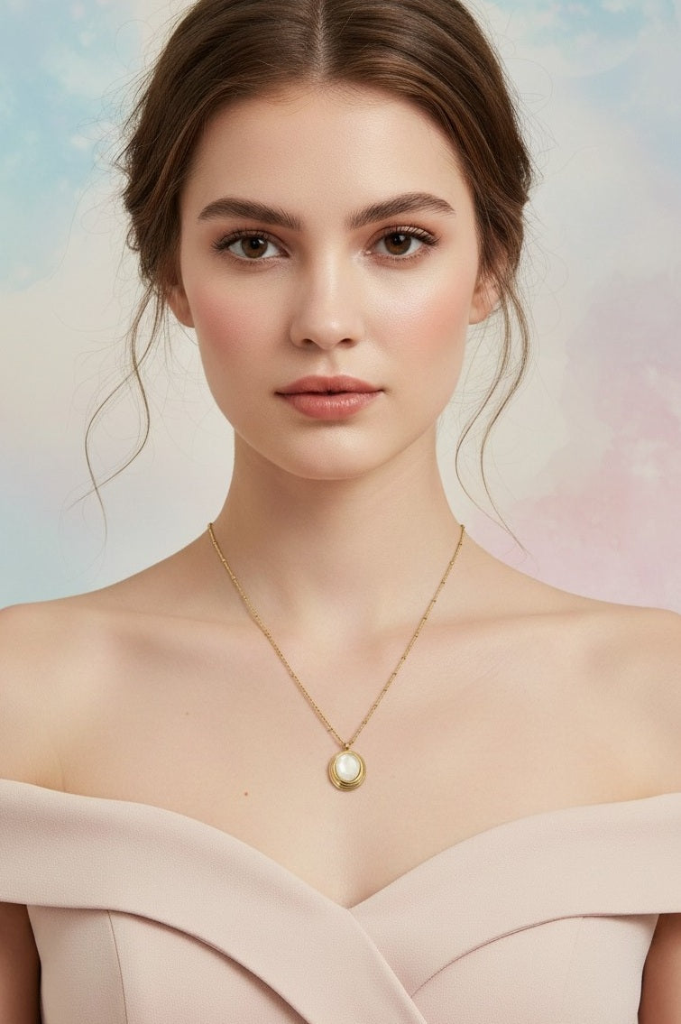 Indiriva Medallion Necklace