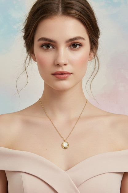 Indiriva Medallion Necklace