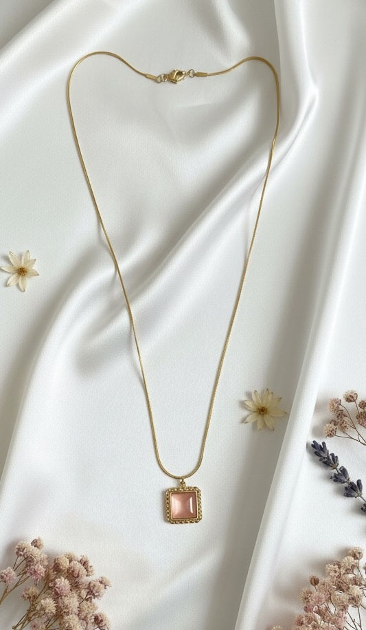 Indiriva Noir Charm Necklace| Pink