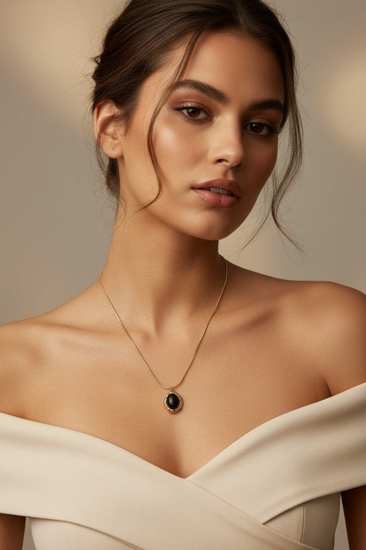 Indiriva Oval Charm Necklace